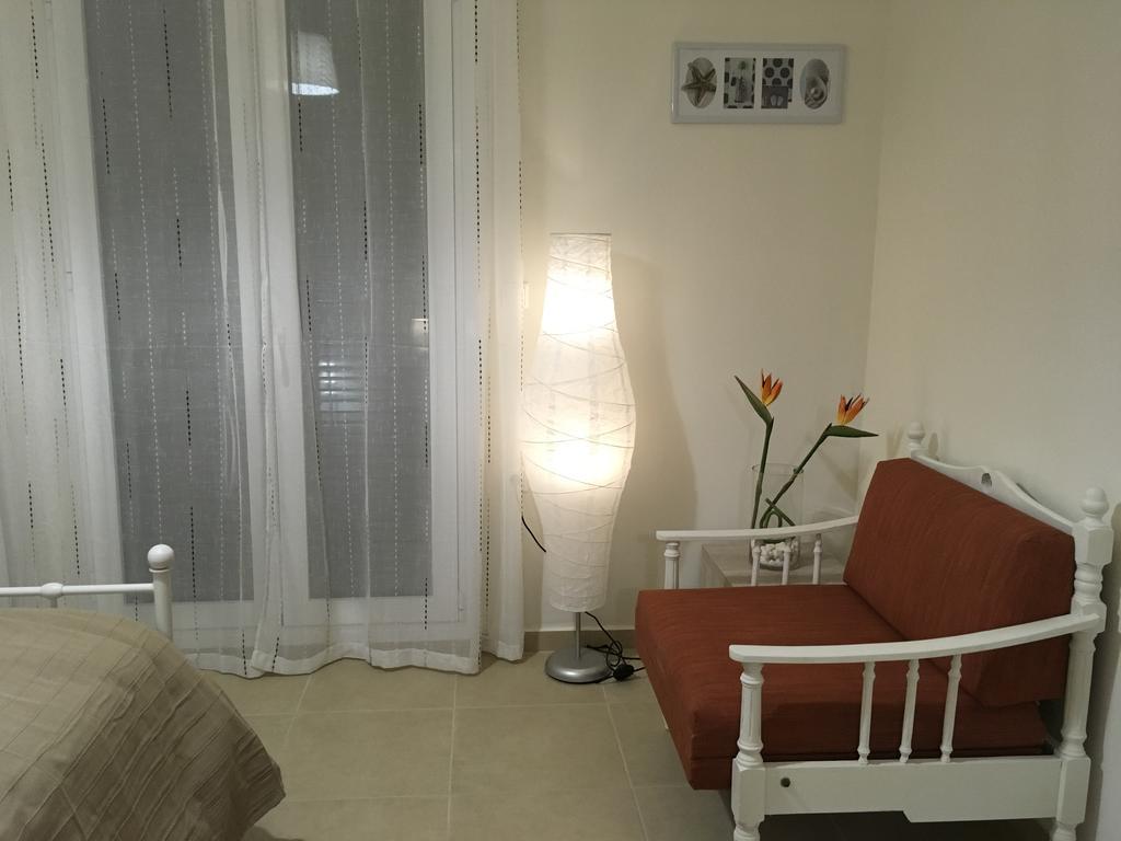 Demeliza Apartments Плака Екстериор снимка