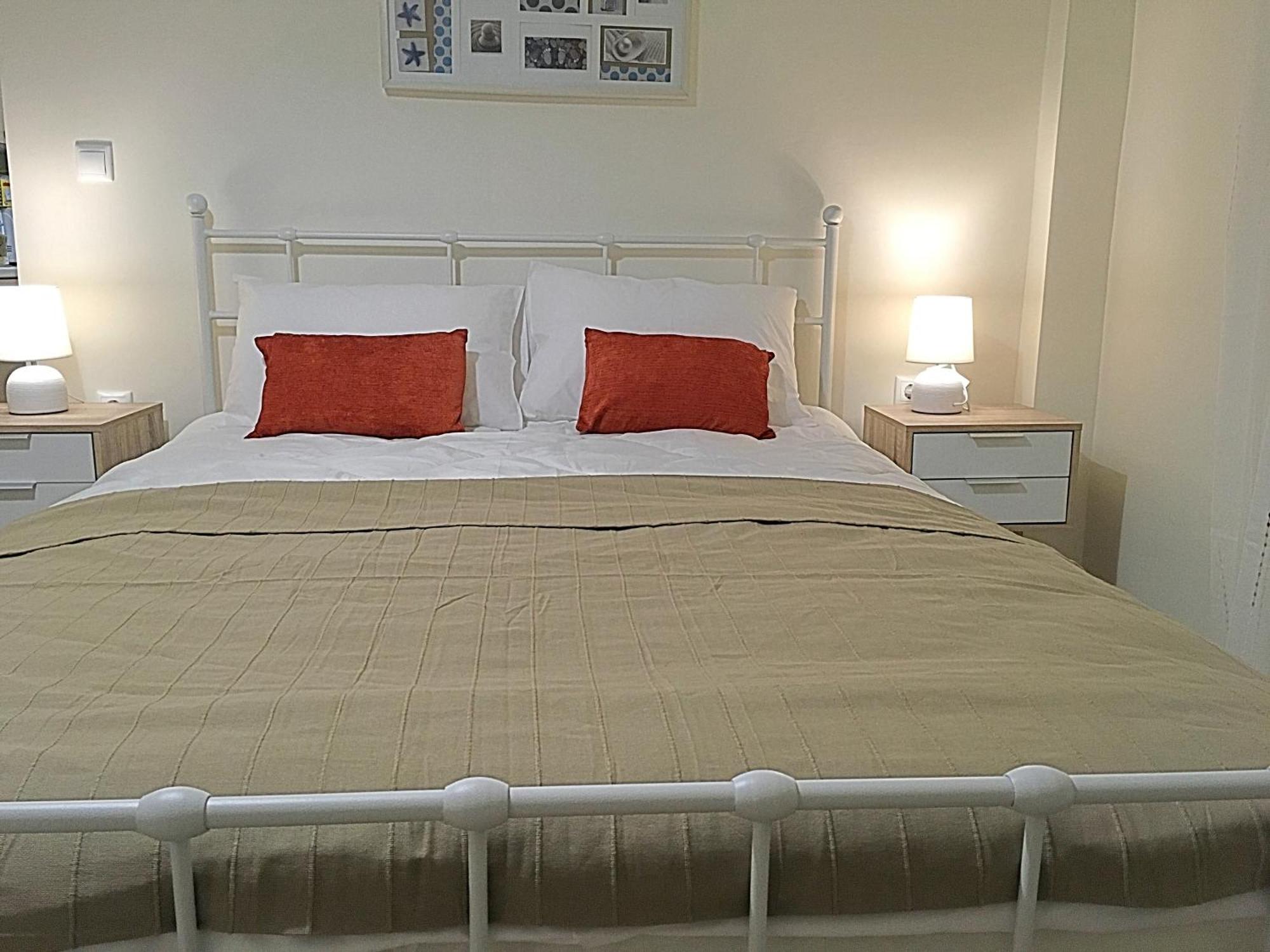 Demeliza Apartments Плака Екстериор снимка