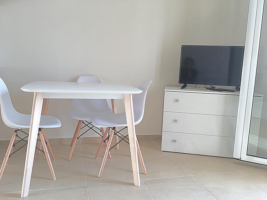 Demeliza Apartments Плака Екстериор снимка