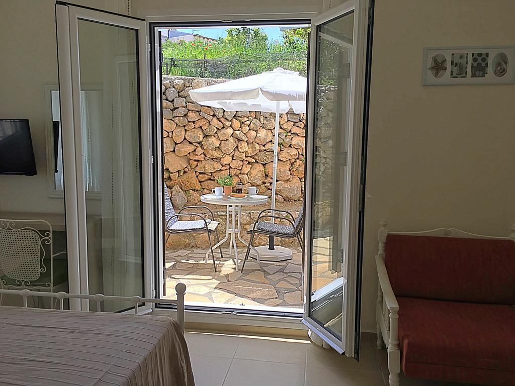 Demeliza Apartments Плака Екстериор снимка