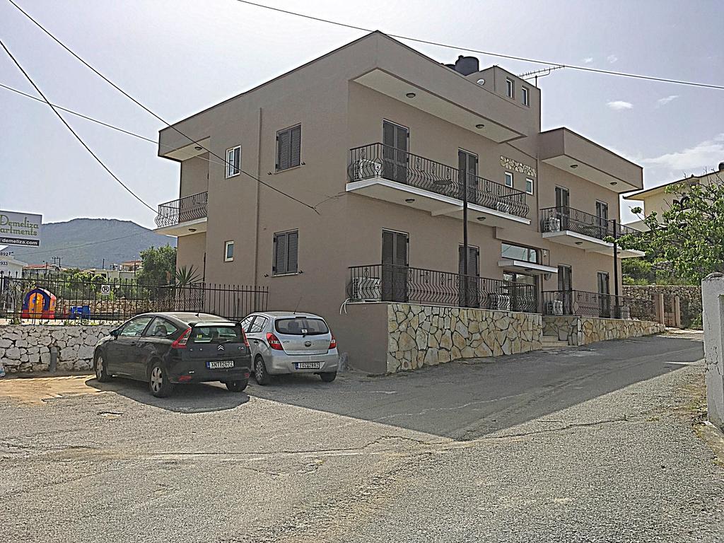 Demeliza Apartments Плака Екстериор снимка