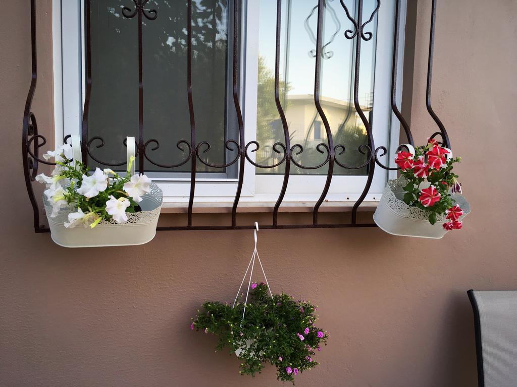 Demeliza Apartments Плака Екстериор снимка